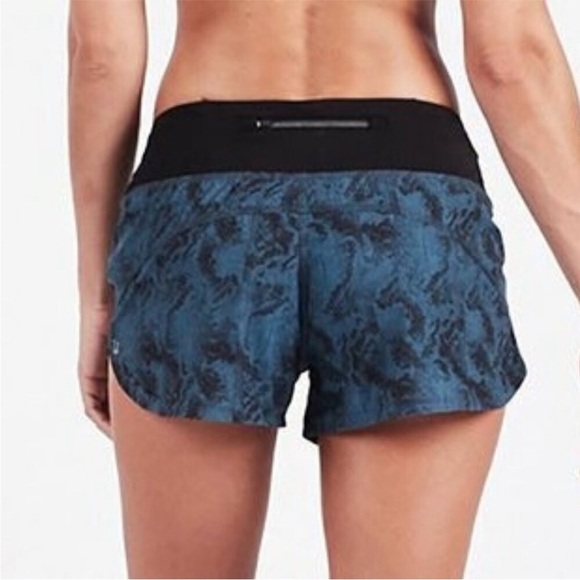 Vuori Omni Performance Lined Shorts Tide Dunes - Picture 2 of 6